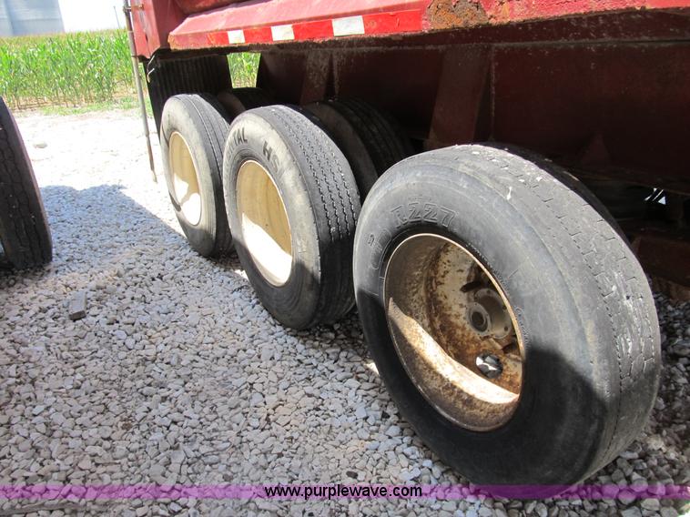 image for item B2790 1994 Clement 26' dump trailer