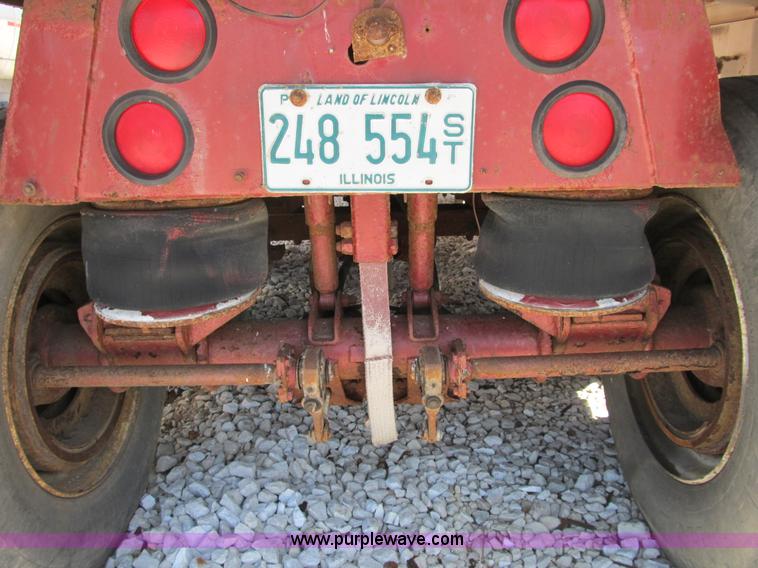 image for item B2790 1994 Clement 26' dump trailer