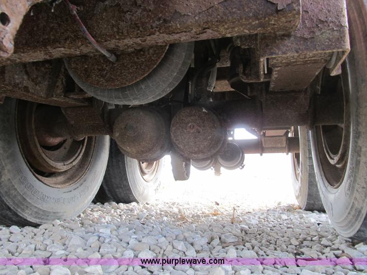 image for item B2790 1994 Clement 26' dump trailer