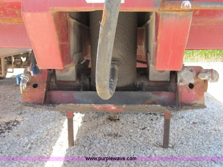 image for item B2790 1994 Clement 26' dump trailer