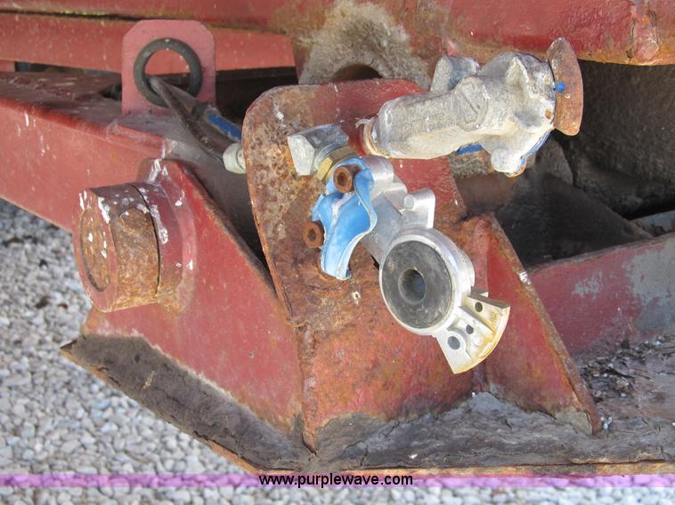 image for item B2790 1994 Clement 26' dump trailer