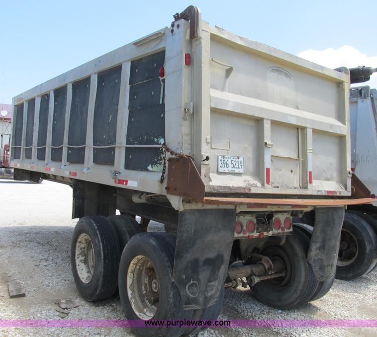 image for item B2792 1972 Heil 22' dump trailer