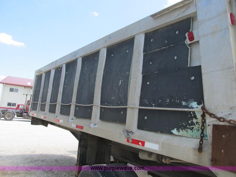 image for item B2792 1972 Heil 22' dump trailer