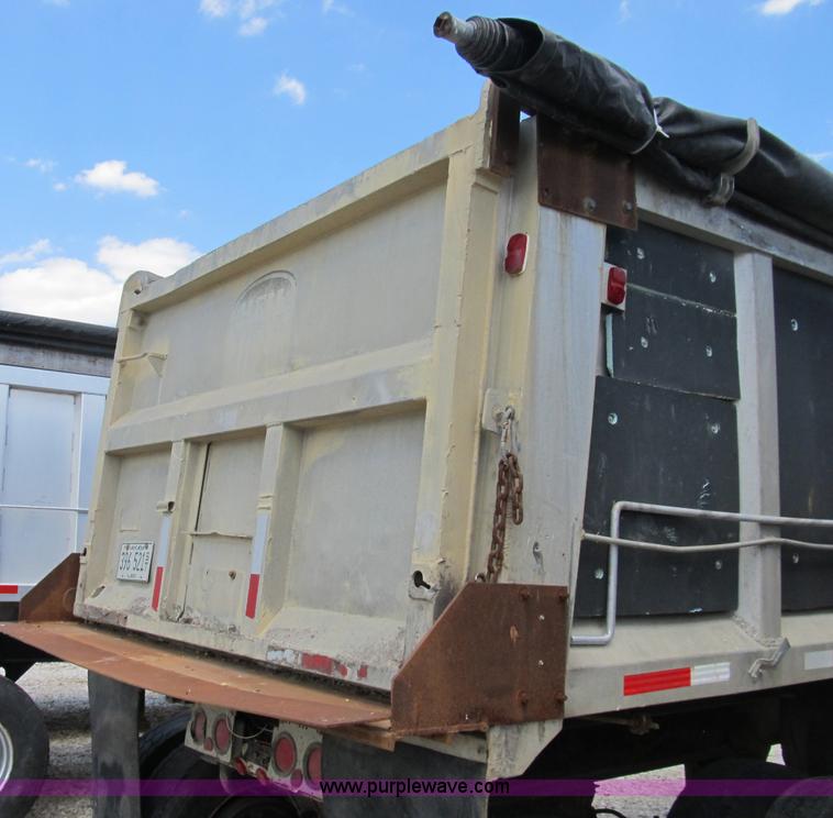 image for item B2792 1972 Heil 22' dump trailer