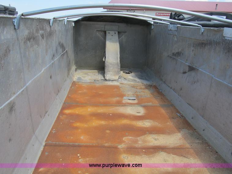 image for item B2792 1972 Heil 22' dump trailer