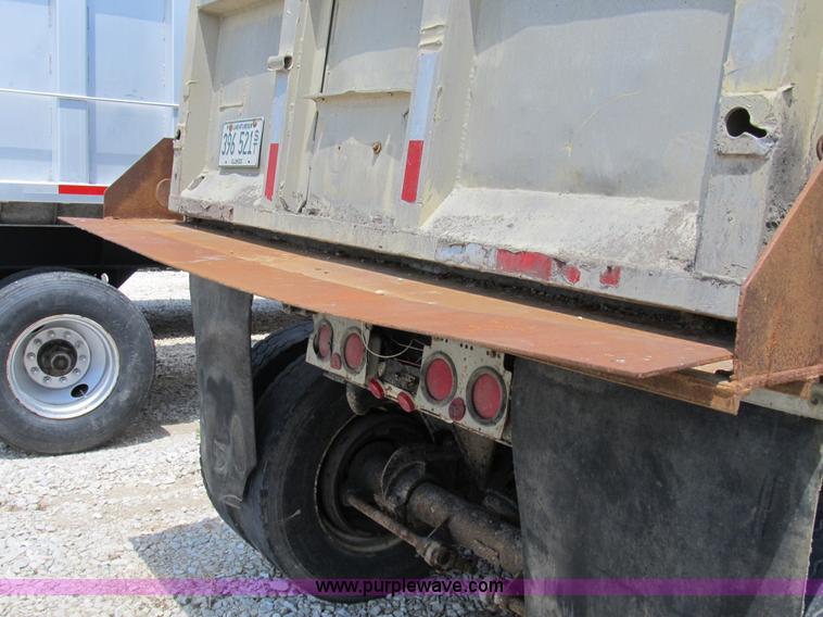 image for item B2792 1972 Heil 22' dump trailer