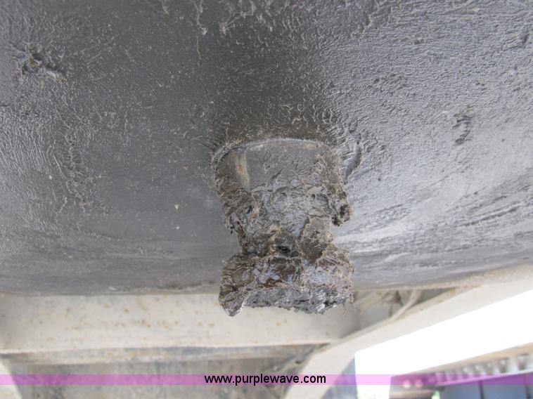 image for item B2792 1972 Heil 22' dump trailer