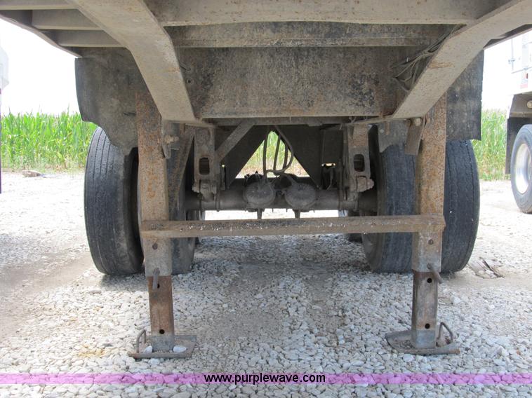 image for item B2792 1972 Heil 22' dump trailer