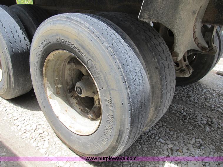 image for item B2792 1972 Heil 22' dump trailer