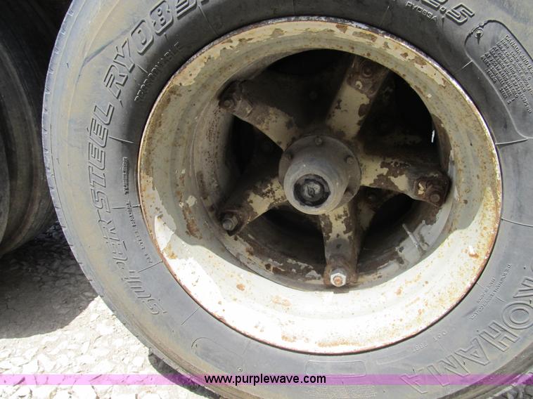 image for item B2792 1972 Heil 22' dump trailer