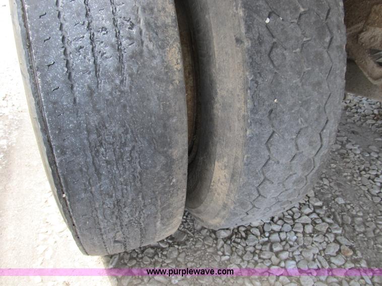 image for item B2792 1972 Heil 22' dump trailer