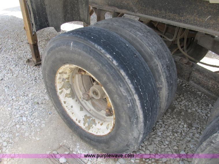 image for item B2792 1972 Heil 22' dump trailer