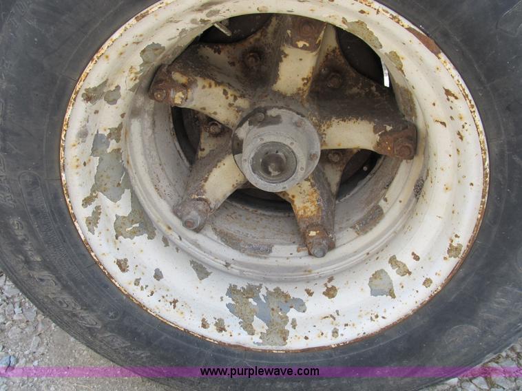 image for item B2792 1972 Heil 22' dump trailer