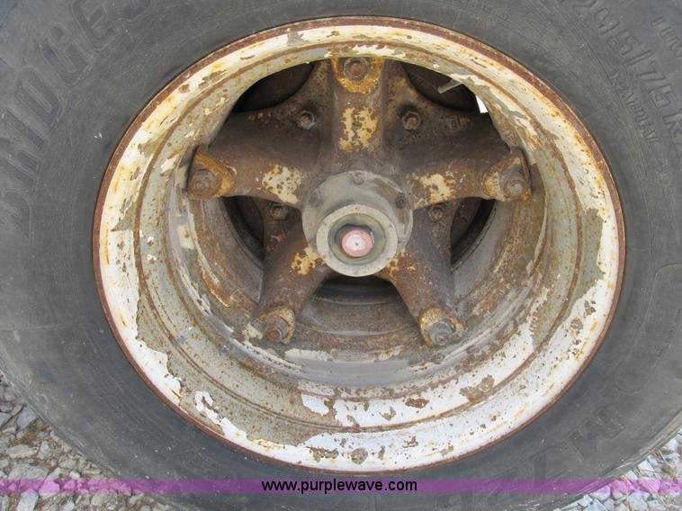 image for item B2792 1972 Heil 22' dump trailer