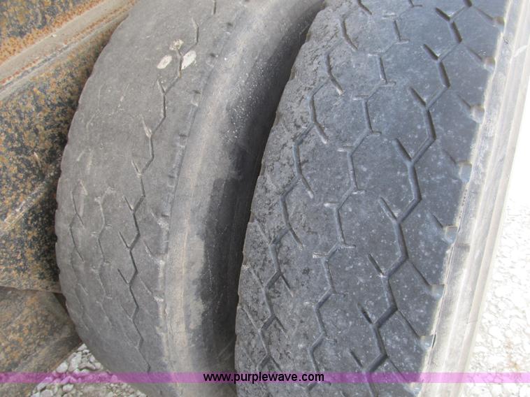 image for item B2792 1972 Heil 22' dump trailer