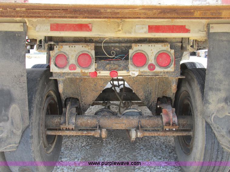 image for item B2792 1972 Heil 22' dump trailer