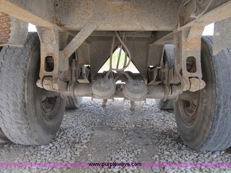 image for item B2792 1972 Heil 22' dump trailer