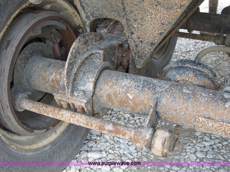 image for item B2792 1972 Heil 22' dump trailer