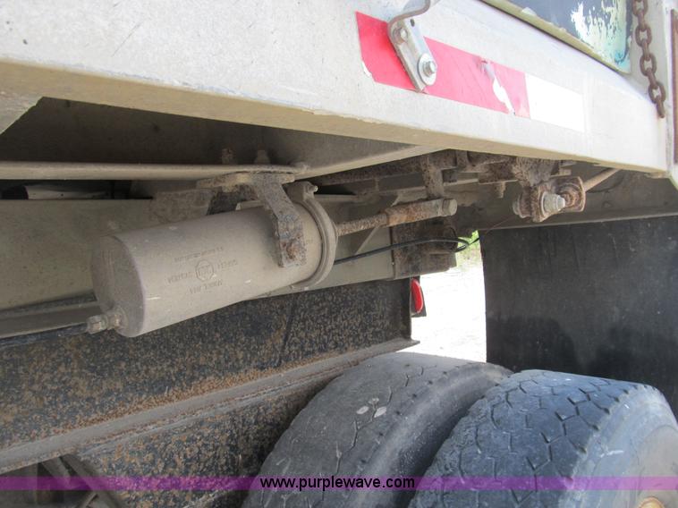 image for item B2792 1972 Heil 22' dump trailer