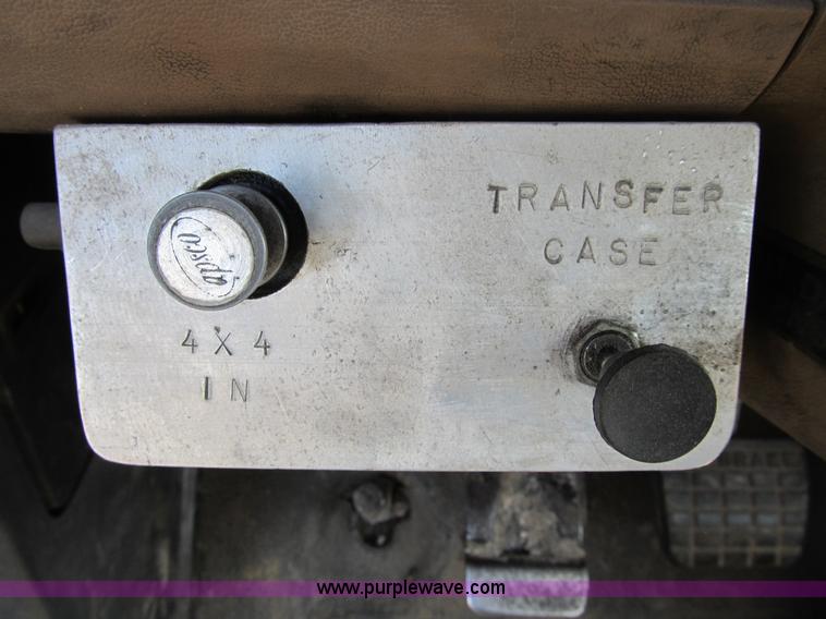 image for item B2796 1989 Ford F800 bucket truck