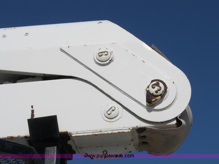 image for item B2796 1989 Ford F800 bucket truck