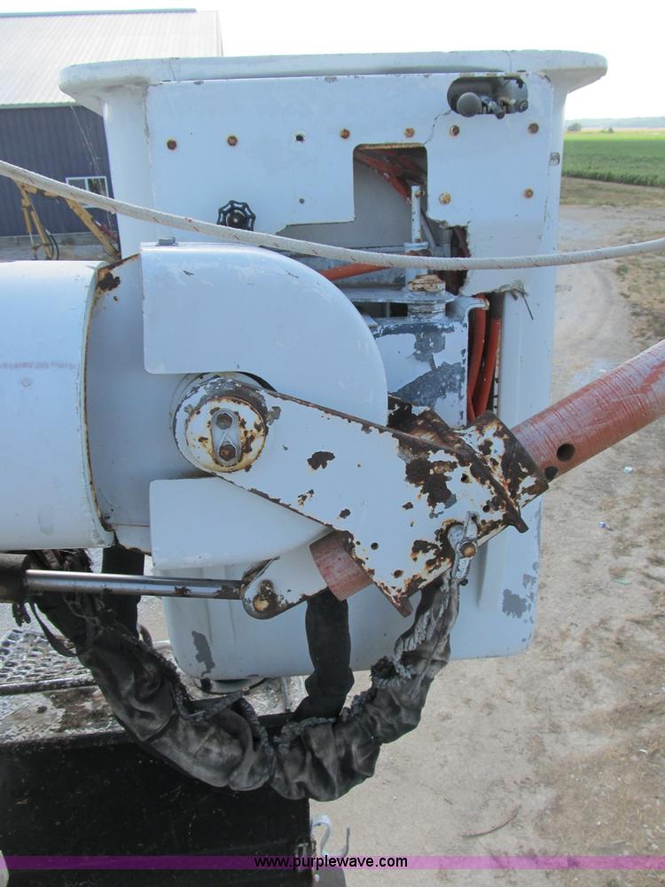 image for item B2796 1989 Ford F800 bucket truck