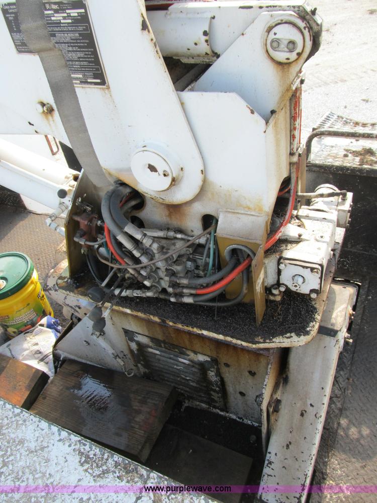 image for item B2796 1989 Ford F800 bucket truck