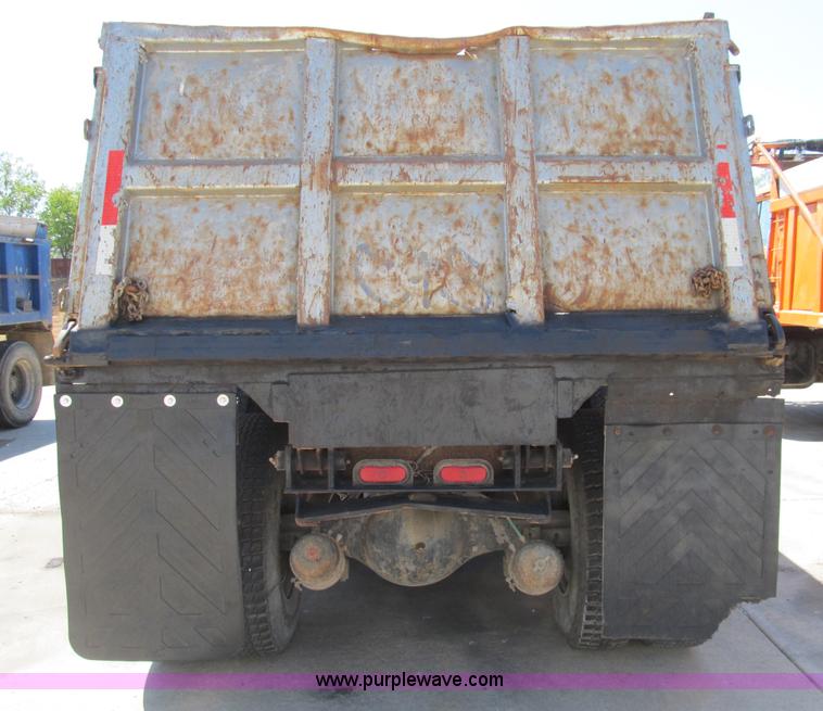image for item B2797 1987 Ford LT8000 tandem axle dump truck