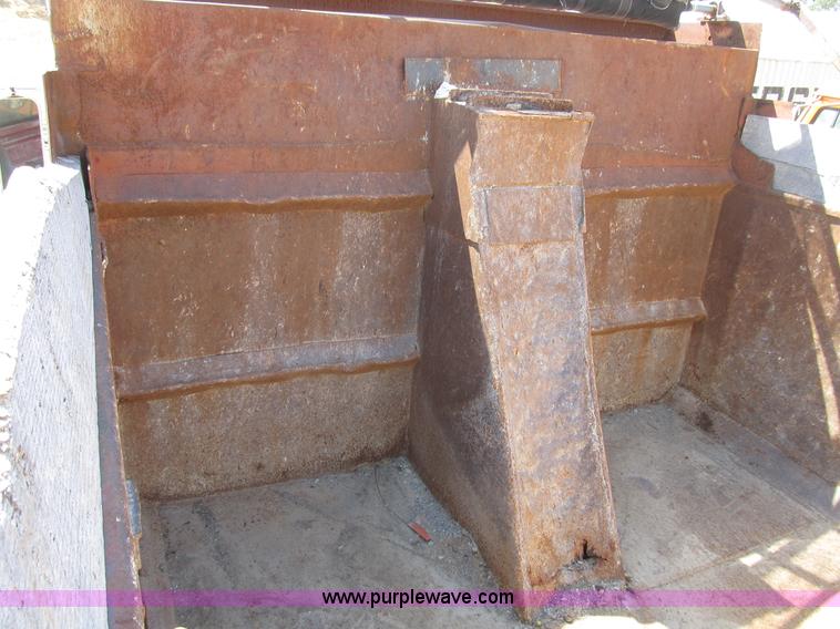 image for item B2797 1987 Ford LT8000 tandem axle dump truck