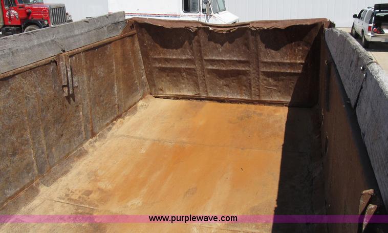 image for item B2797 1987 Ford LT8000 tandem axle dump truck