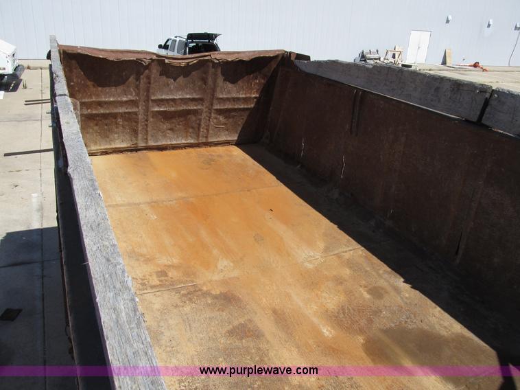 image for item B2797 1987 Ford LT8000 tandem axle dump truck