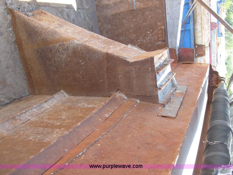 image for item B2797 1987 Ford LT8000 tandem axle dump truck