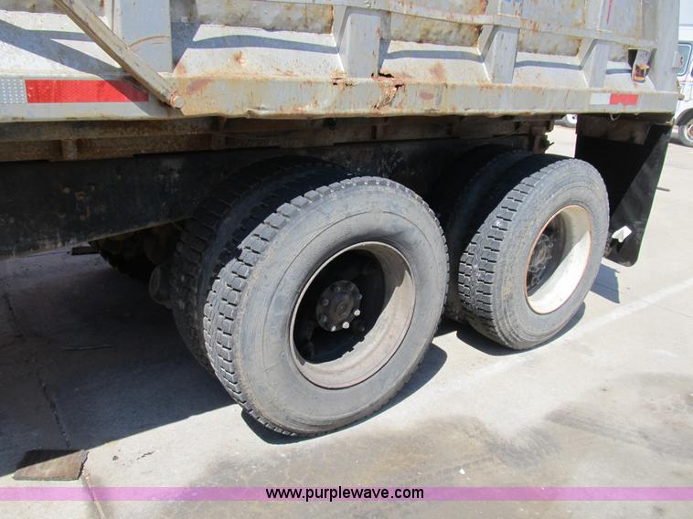 image for item B2797 1987 Ford LT8000 tandem axle dump truck