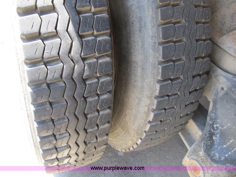 image for item B2797 1987 Ford LT8000 tandem axle dump truck