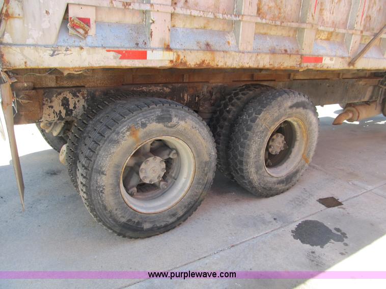 image for item B2797 1987 Ford LT8000 tandem axle dump truck