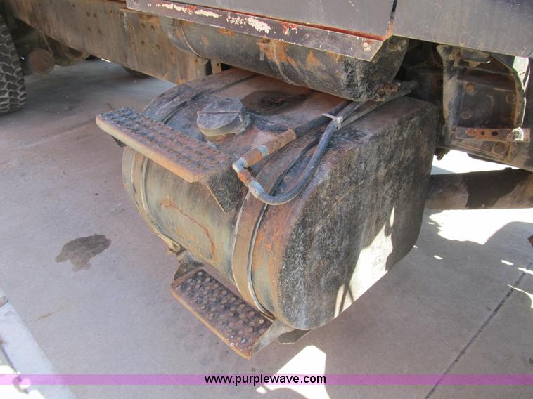image for item B2797 1987 Ford LT8000 tandem axle dump truck
