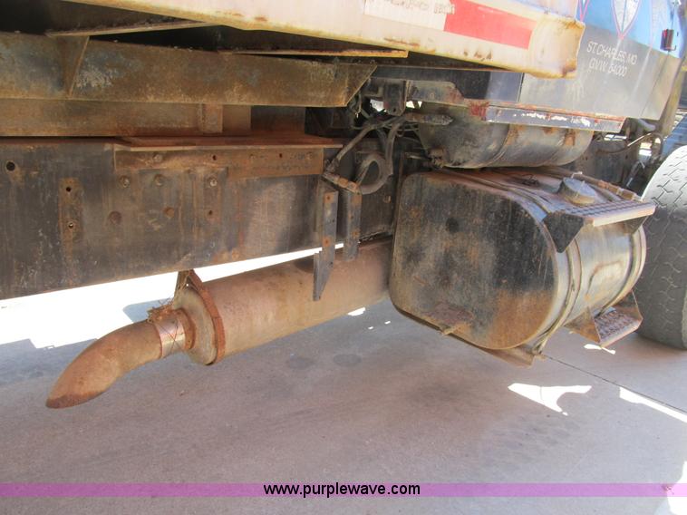 image for item B2797 1987 Ford LT8000 tandem axle dump truck