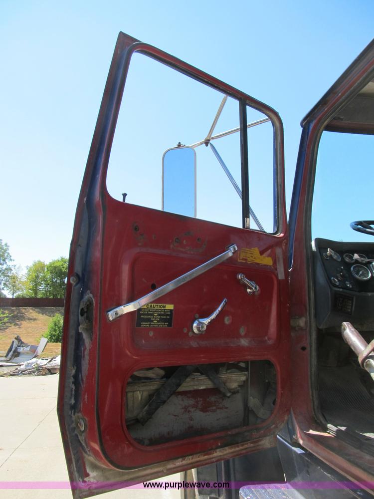 image for item B2797 1987 Ford LT8000 tandem axle dump truck