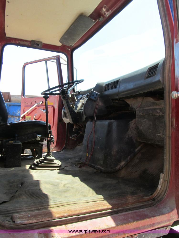 image for item B2797 1987 Ford LT8000 tandem axle dump truck