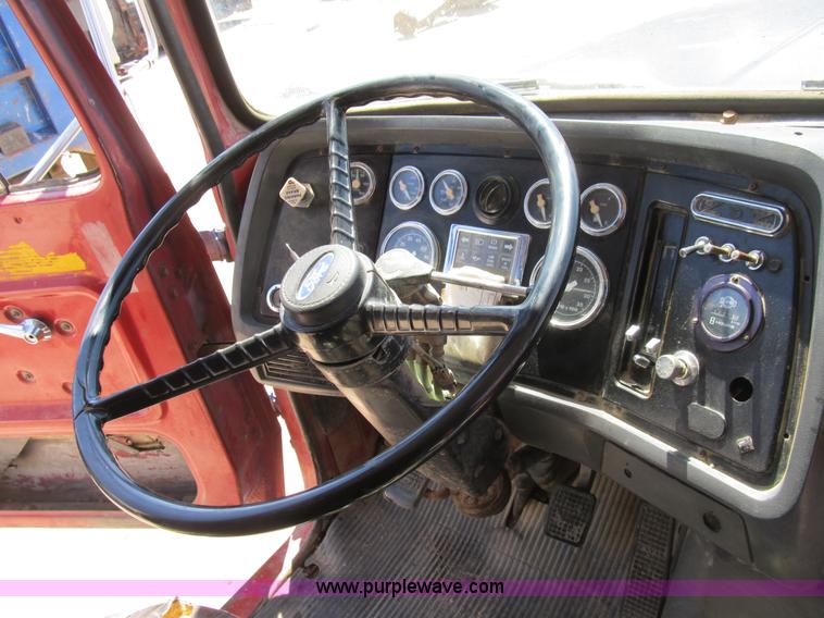 image for item B2797 1987 Ford LT8000 tandem axle dump truck