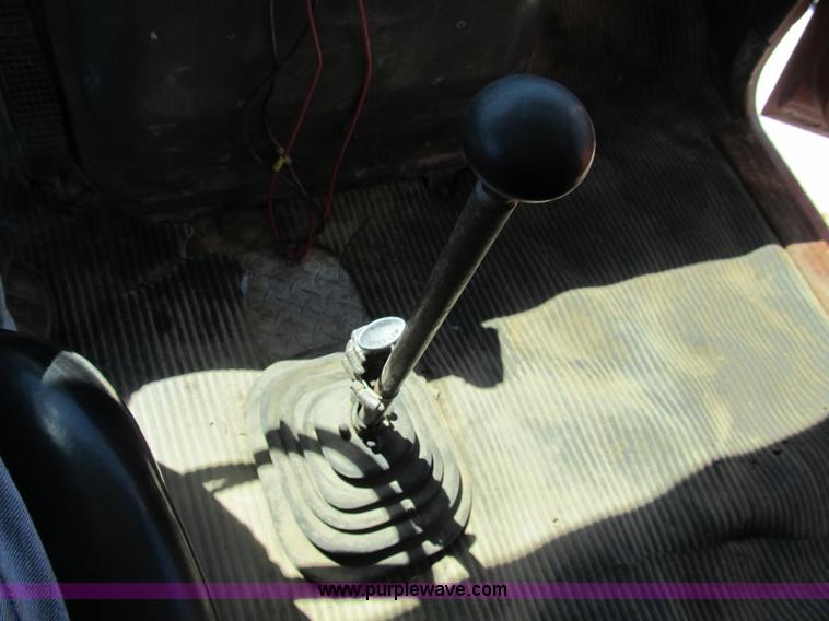 image for item B2797 1987 Ford LT8000 tandem axle dump truck