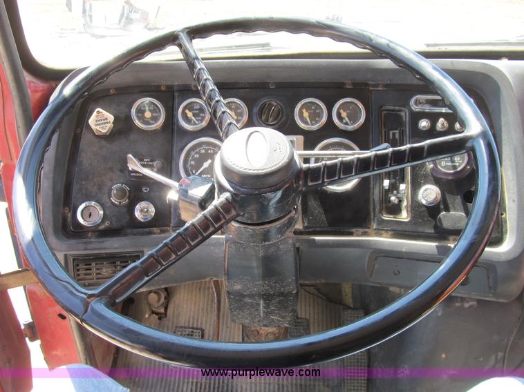 image for item B2797 1987 Ford LT8000 tandem axle dump truck