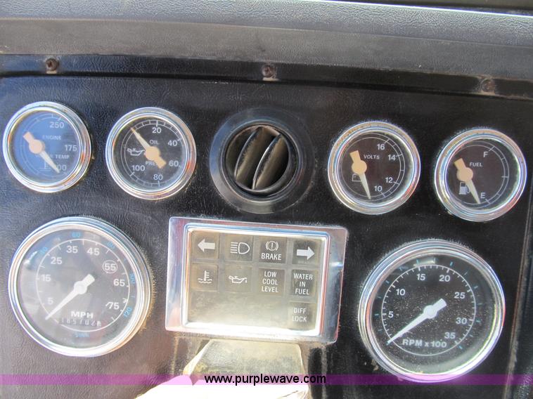 image for item B2797 1987 Ford LT8000 tandem axle dump truck