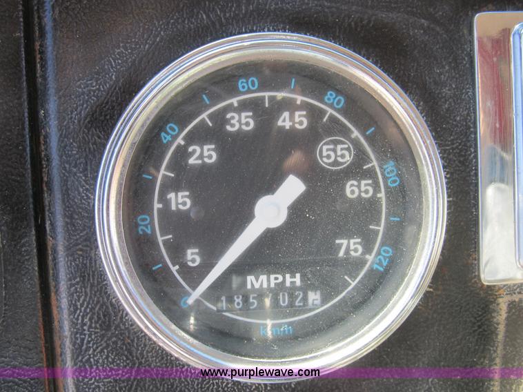 image for item B2797 1987 Ford LT8000 tandem axle dump truck