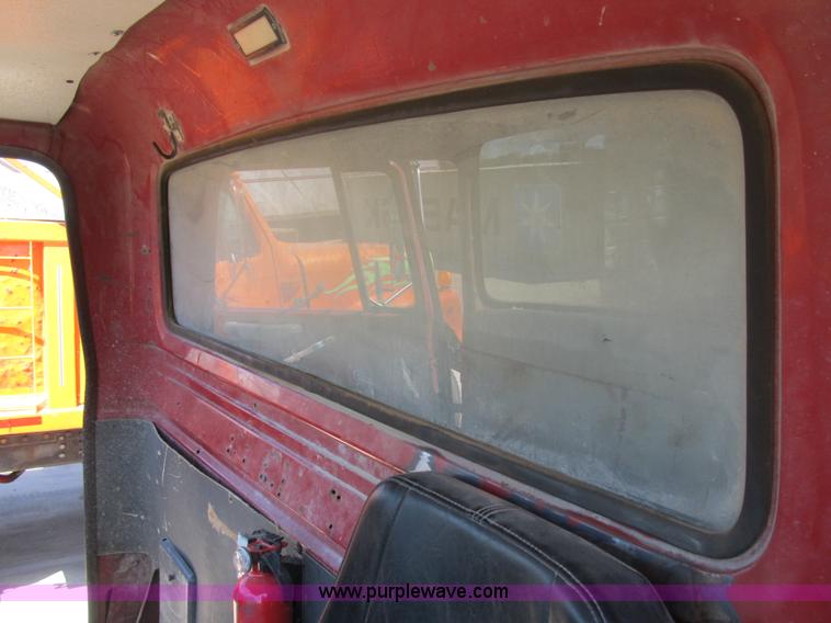 image for item B2797 1987 Ford LT8000 tandem axle dump truck