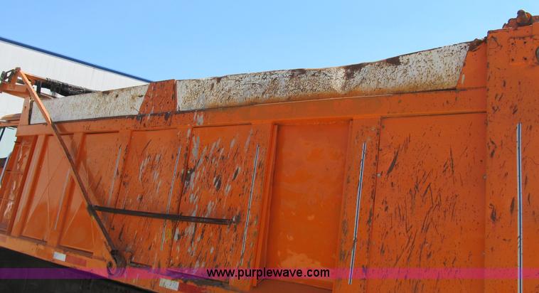 image for item B2798 1994 International 2554 tandem axle dump truck