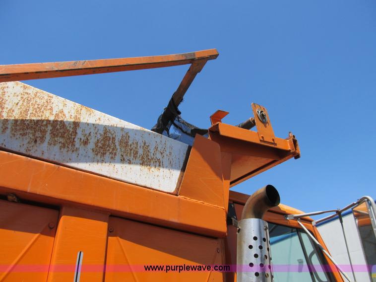 image for item B2798 1994 International 2554 tandem axle dump truck