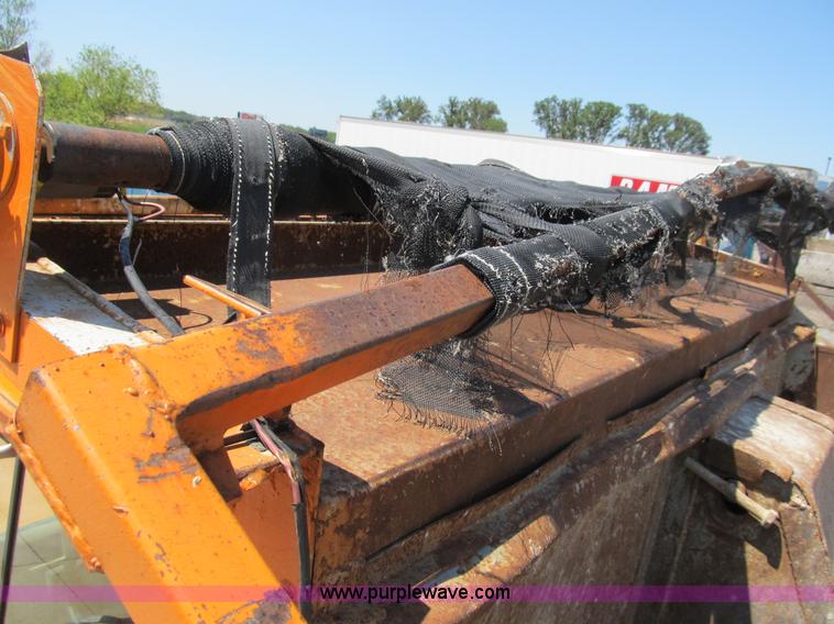 image for item B2798 1994 International 2554 tandem axle dump truck