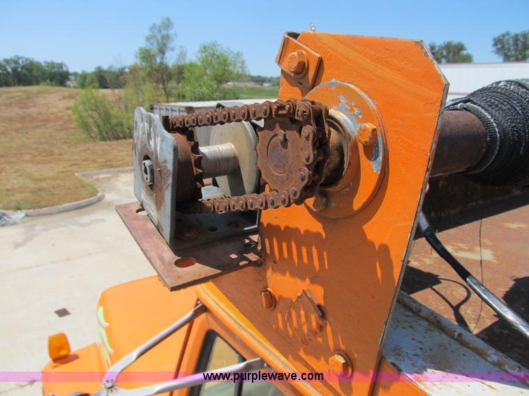 image for item B2798 1994 International 2554 tandem axle dump truck