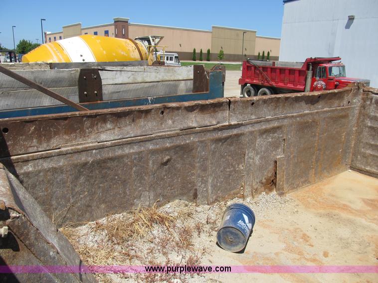 image for item B2798 1994 International 2554 tandem axle dump truck